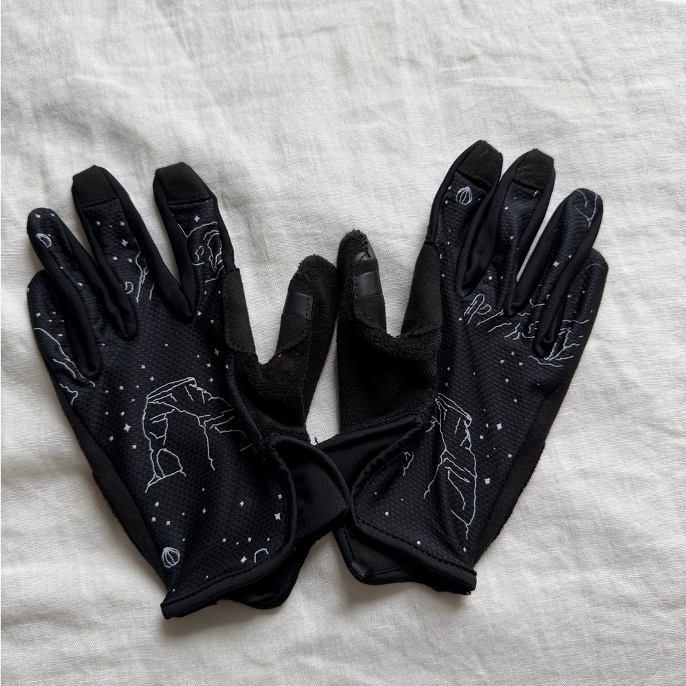 Black Wild Rye Biking Gloves